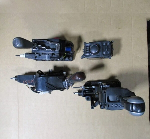 2023 Toyota Sequoia Floor Shift Assembly OEM 9K Miles - LKQ378969222